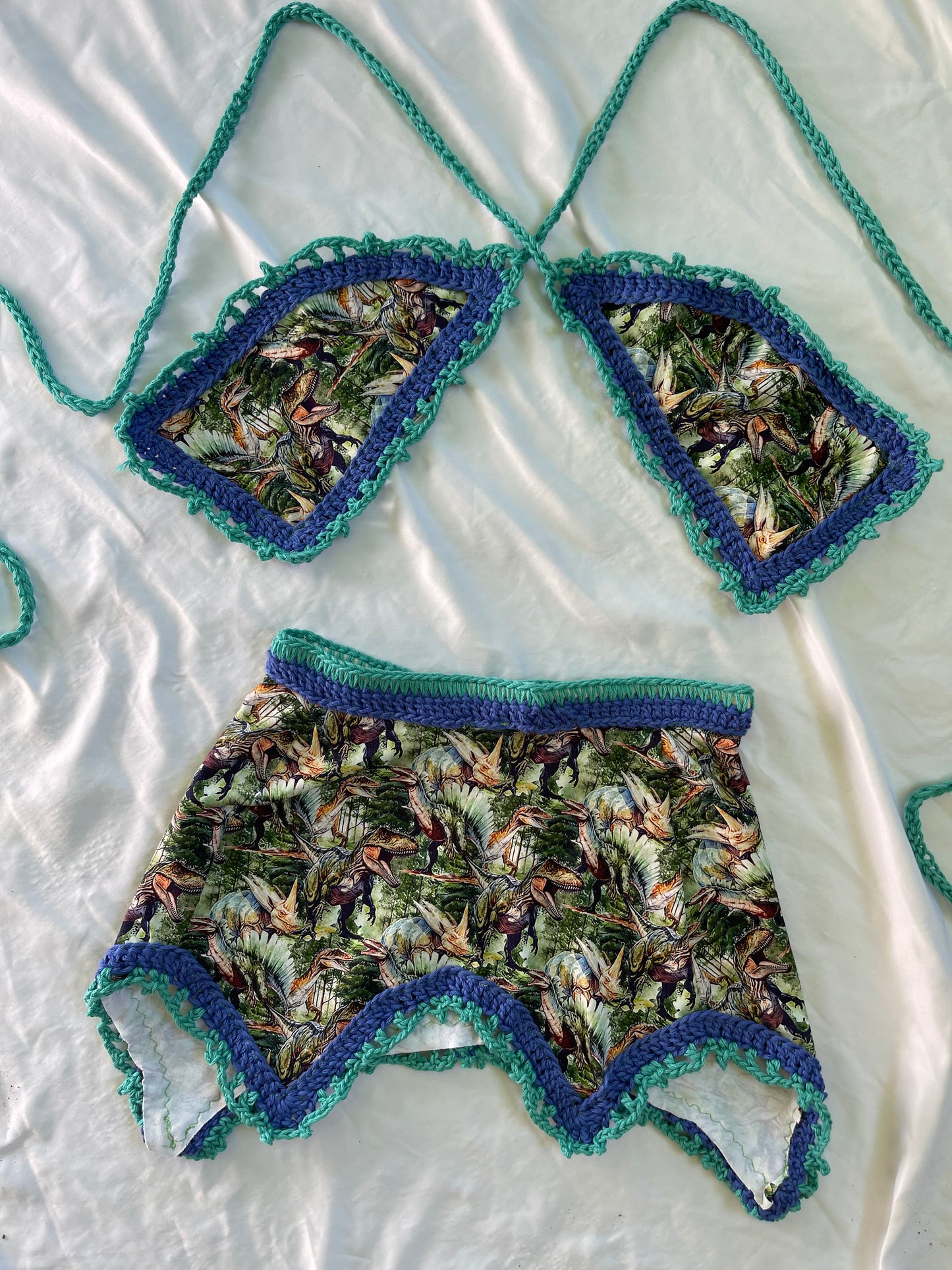 A Prehistoric Siren’s 2P Skirt Set (XS-SM)