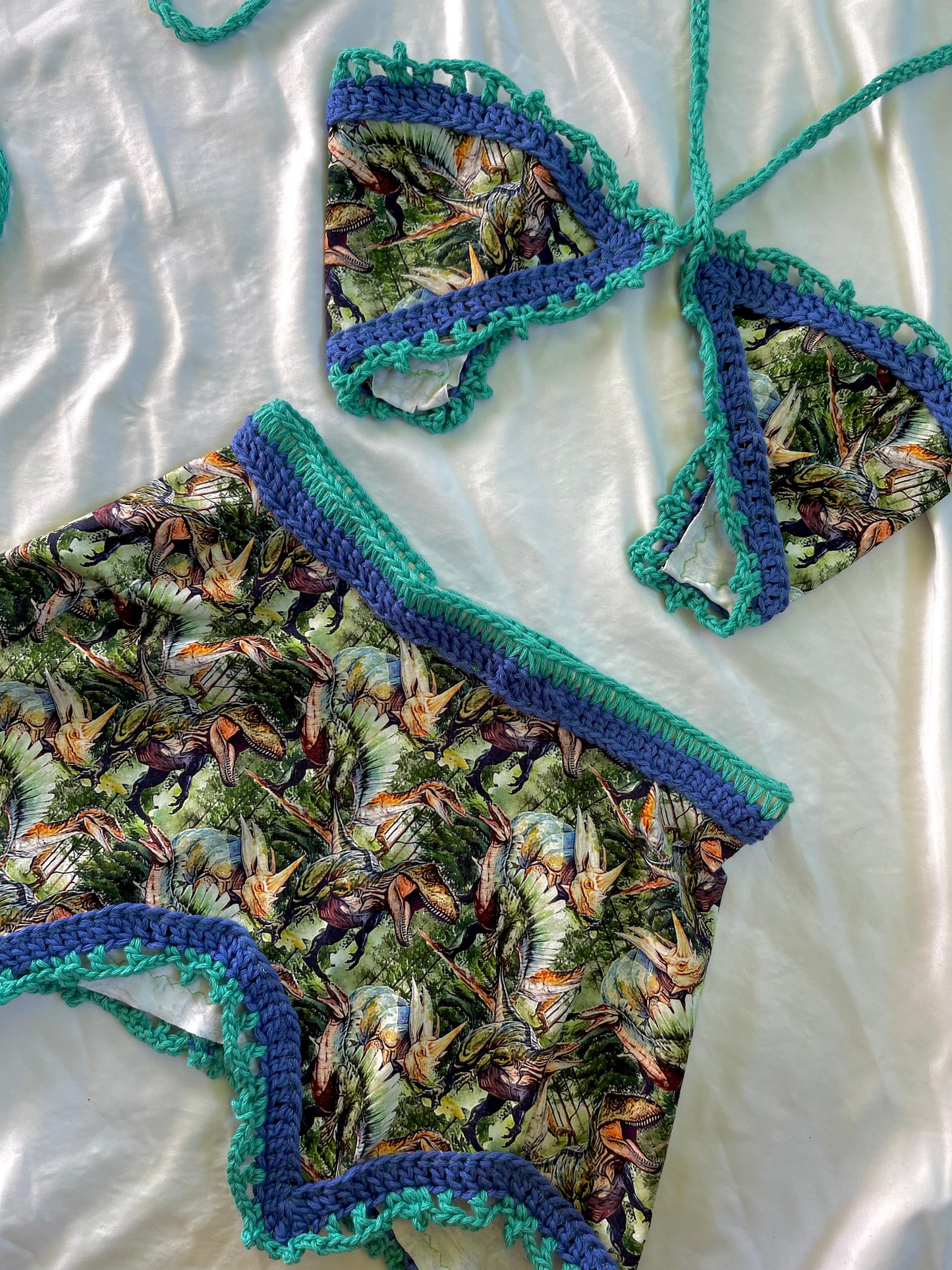 A Prehistoric Siren’s 2P Skirt Set (XS-SM)