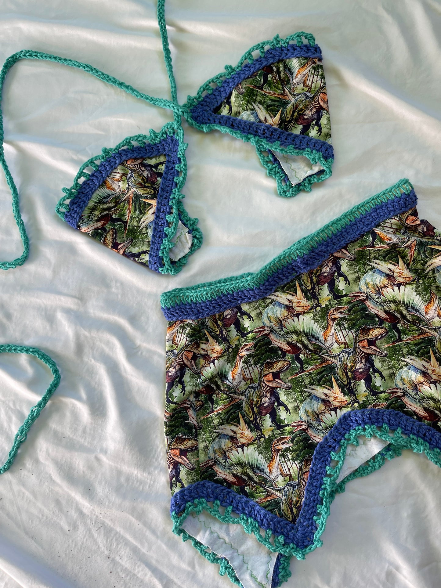 A Prehistoric Siren’s 2P Skirt Set (XS-SM)