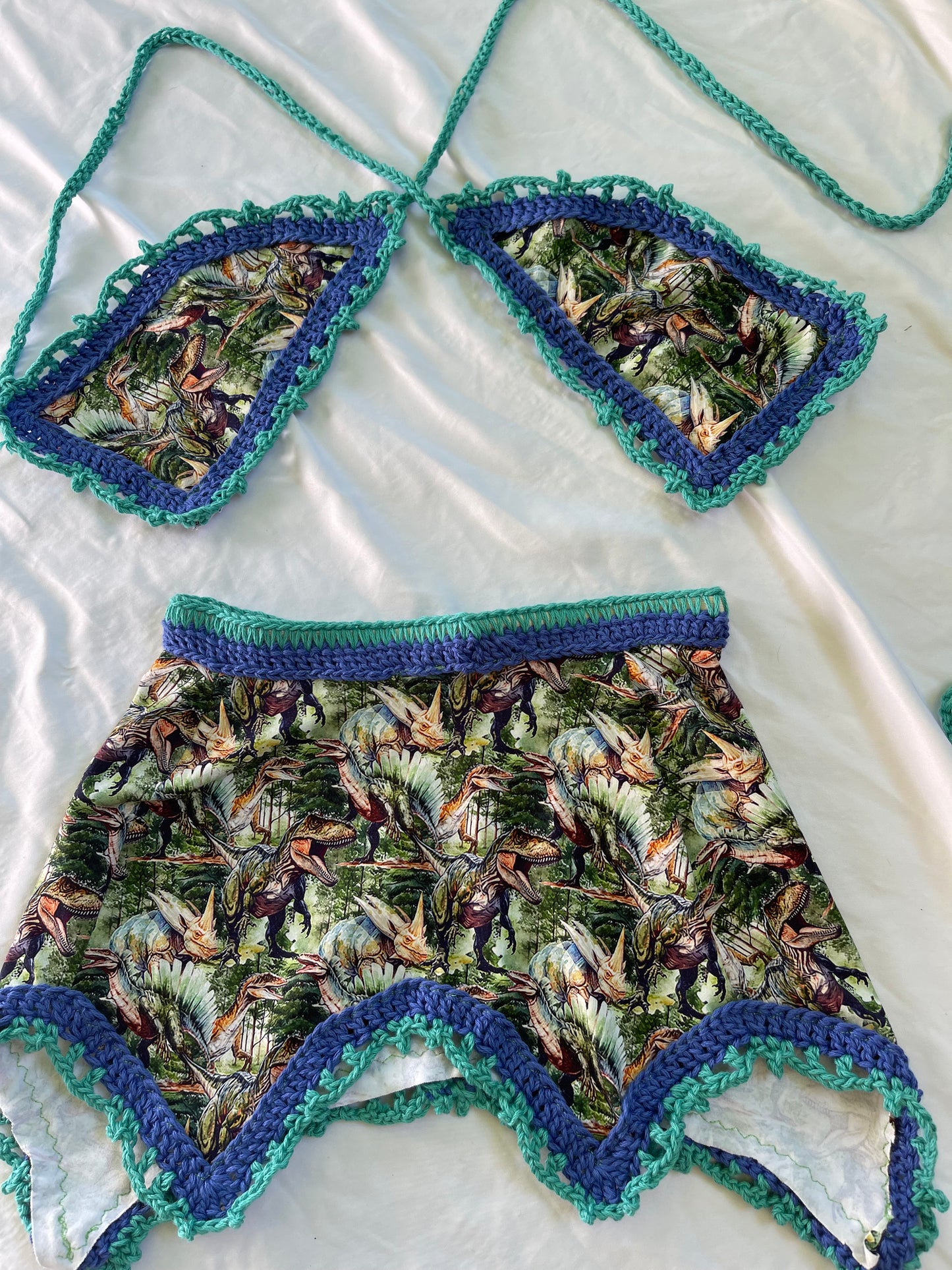 A Prehistoric Siren’s 2P Skirt Set (XS-SM)