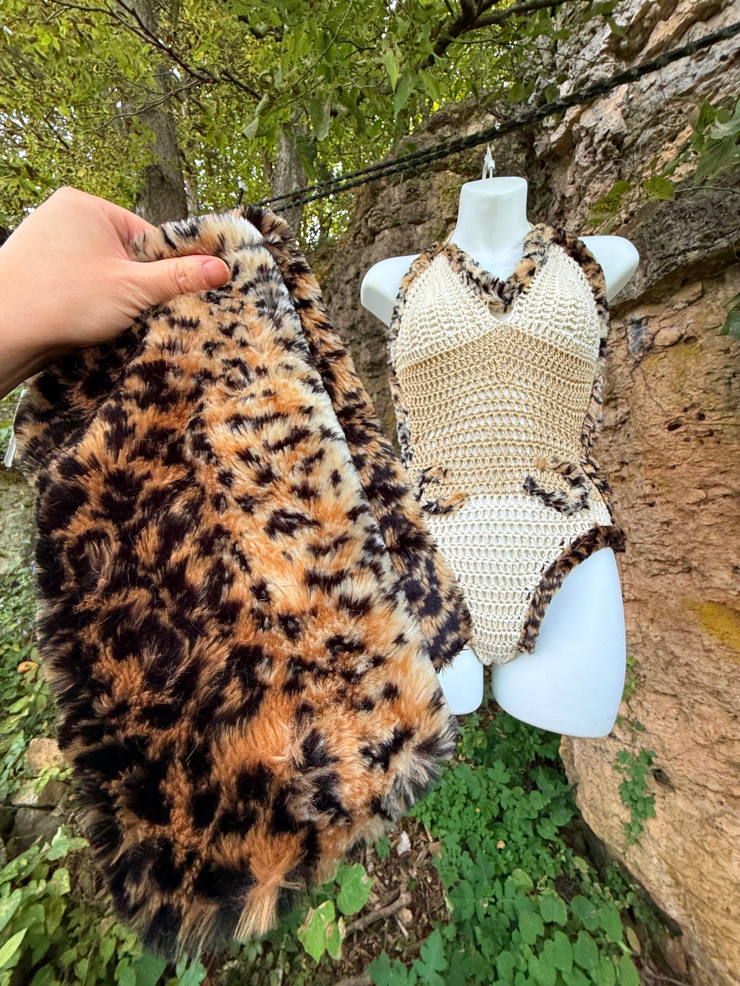 Cheetah Babe Bodysuit and Sleeves (Sm/M)