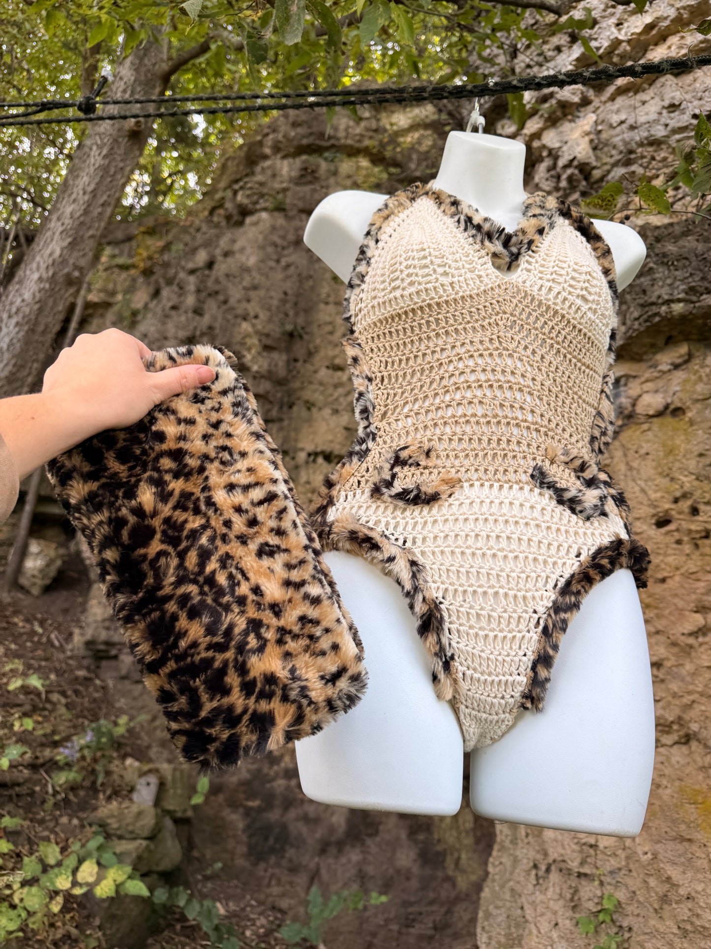 Cheetah Babe Bodysuit and Sleeves (Sm/M)